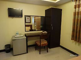 Silver Oaks Suite Hotel