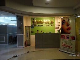 Silver Oaks Suite Hotel