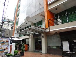 Silver Oaks Suite Hotel