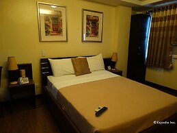 Silver Oaks Suite Hotel