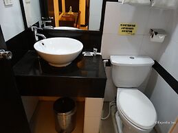 Silver Oaks Suite Hotel