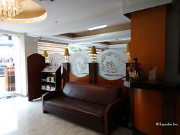 Silver Oaks Suite Hotel