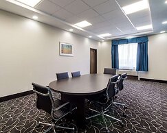 Quality Inn & Suites Victoria East