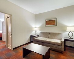 Quality Inn & Suites Victoria East