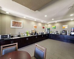 Quality Inn & Suites Victoria East