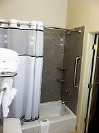 Quality Inn & Suites Victoria East
