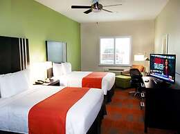Quality Inn & Suites Victoria East