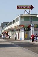 Seabonay Oceanfront Motel