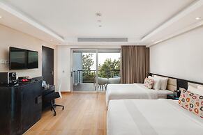 Double-Six Luxury Hotel