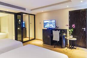 Double-Six Luxury Hotel