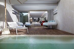 Double-Six Luxury Hotel