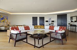 Double-Six Luxury Hotel