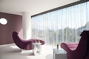 Double-Six Luxury Hotel