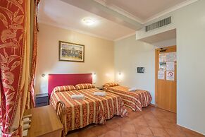 Alessandro Palace & Bar - Hostel