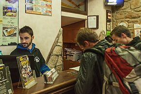 Alessandro Palace & Bar - Hostel