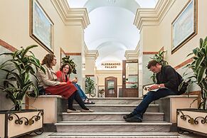 Alessandro Palace & Bar - Hostel