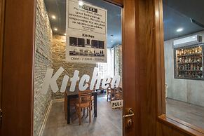 Alessandro Palace & Bar - Hostel