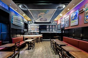 Alessandro Palace & Bar - Hostel