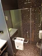 Bizotel Premier Hotel & Residence