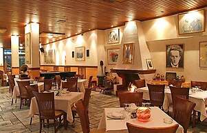 Iniohos Hotel Restaurant