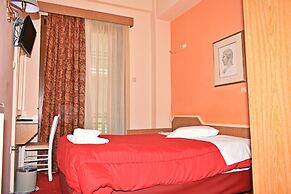 Iniohos Hotel Restaurant