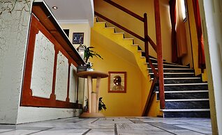 Iniohos Hotel Restaurant