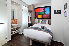 Hotel Clover The Arts