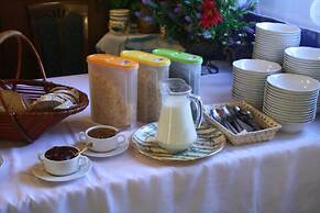 Hotel Daisy Budget