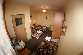Hotel Daisy Budget