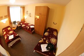 Hotel Daisy Budget