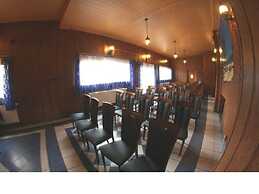Hotel Daisy Budget
