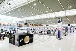 9h nine hours Narita Airport