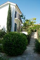 Hylatio Tourist Village