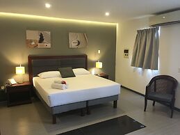 Curacao Suites Hotel