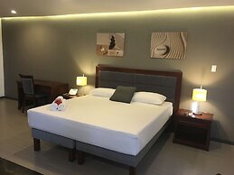 Curacao Suites Hotel