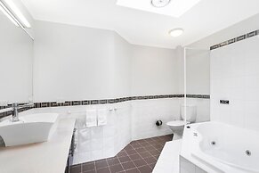 Peninsula Nelson Bay Motel and Serviced Apartments