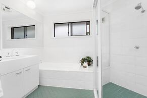 Peninsula Nelson Bay Motel and Serviced Apartments