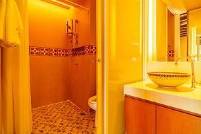 Amber Boutique Silom Hotel