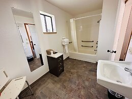 Austin's Chuckwagon Lodge