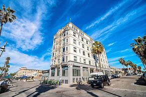 Air Venice on the Beach