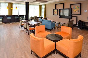 Holiday Inn Express & Suites Austin South, an IHG Hotel