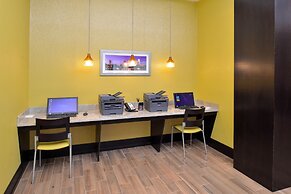 Holiday Inn Express & Suites Austin South by IHG