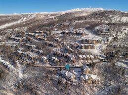 Les Haut Bois Condominiums -RVMT
