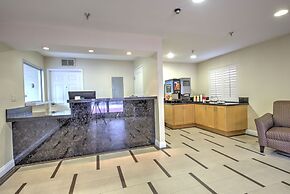 Burbank Inn and Suites