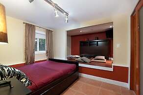 Commercial Drive Accommodations