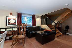 Commercial Drive Accommodations