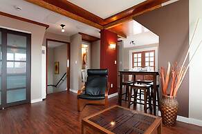 Commercial Drive Accommodations