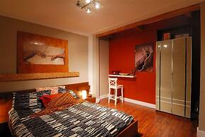 Commercial Drive Accommodations