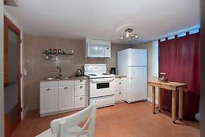 Commercial Drive Accommodations