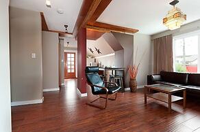 Commercial Drive Accommodations